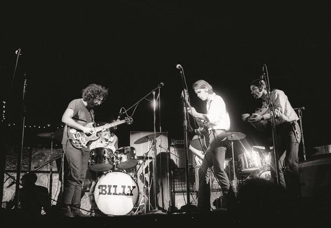 The Grateful Dead performing