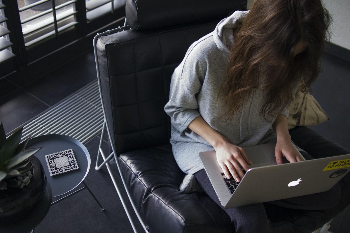 girl on computer