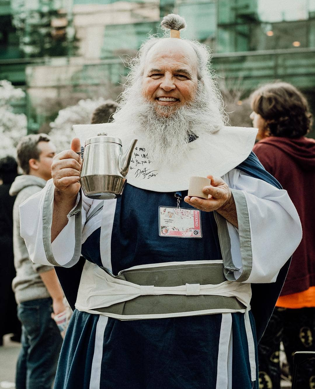 a fan dressed as Uncle Iroh