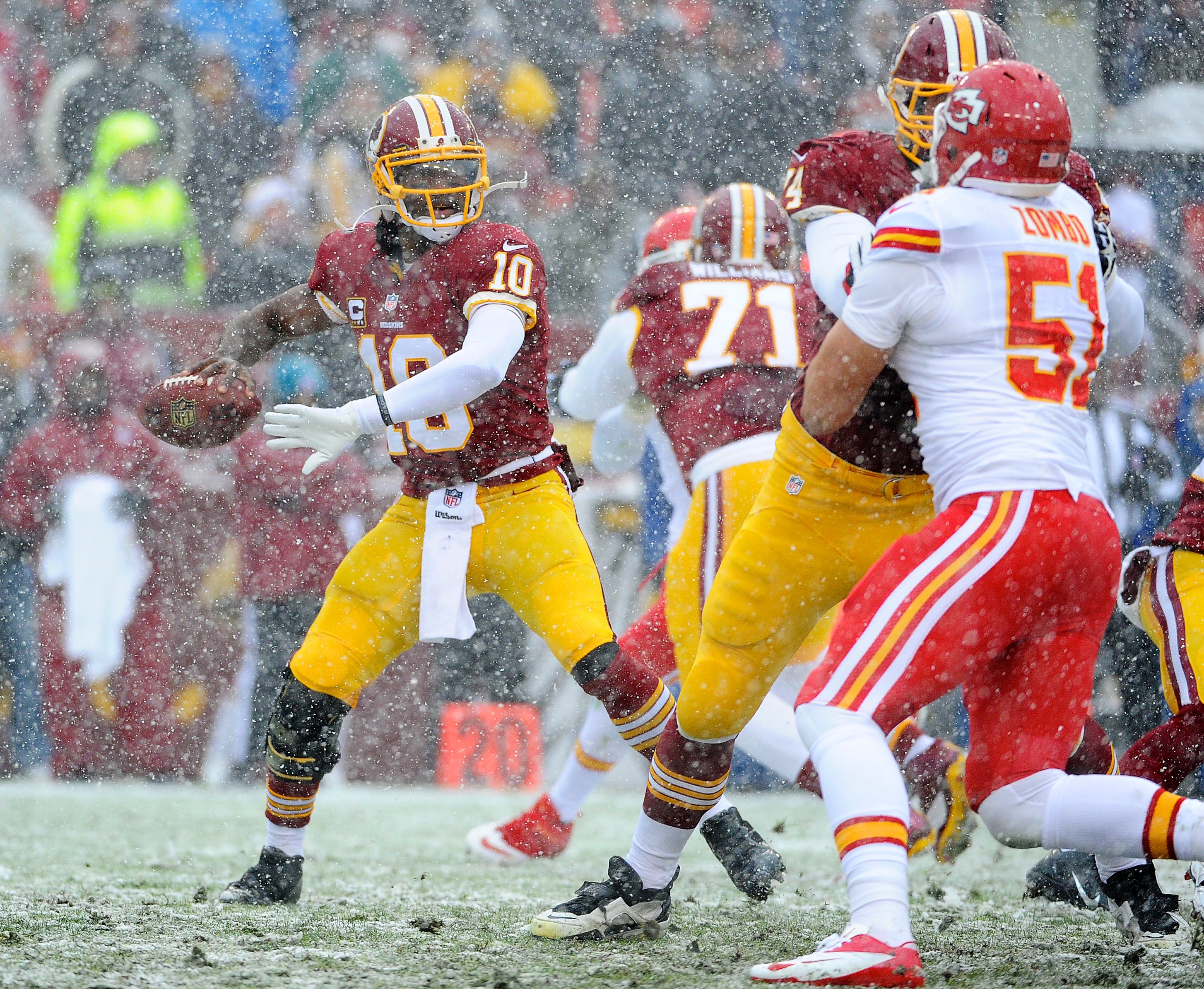 snowy weather doesnt stop the redskins